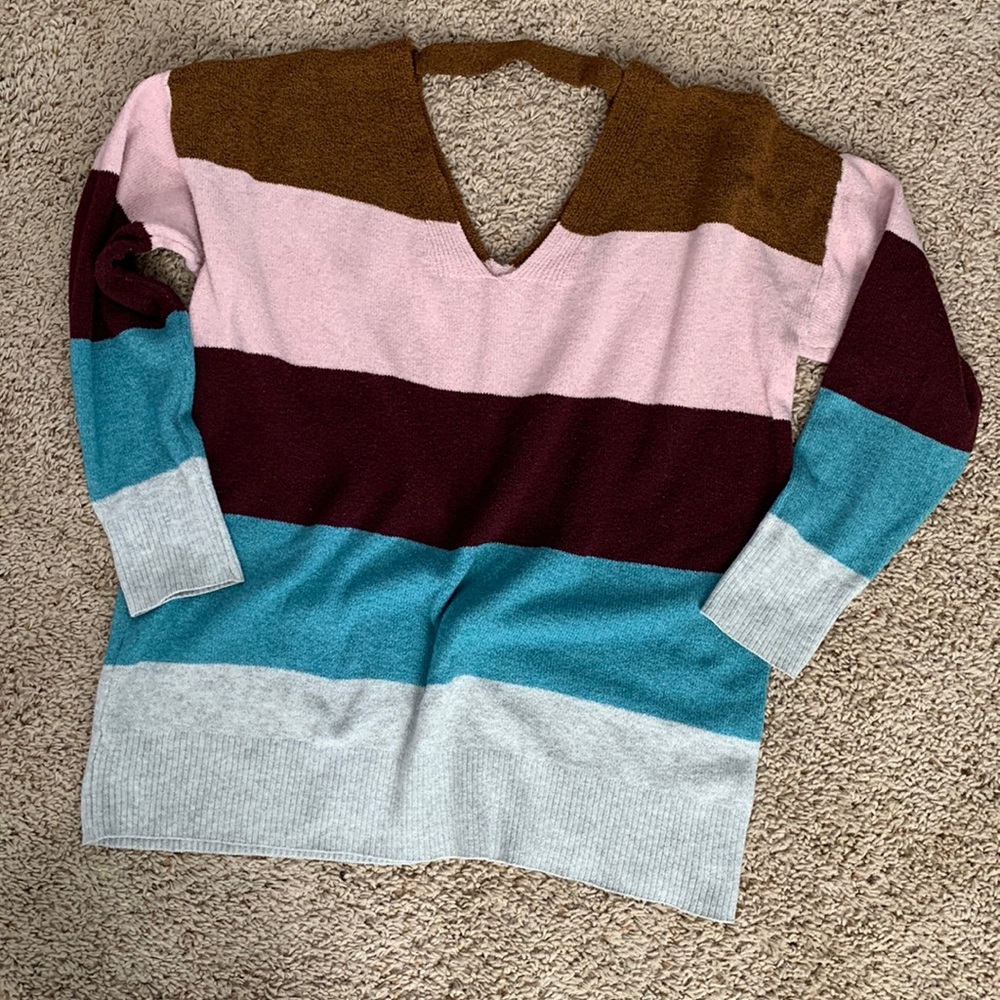 💕MAURICE’S LARGE SWEATER💕